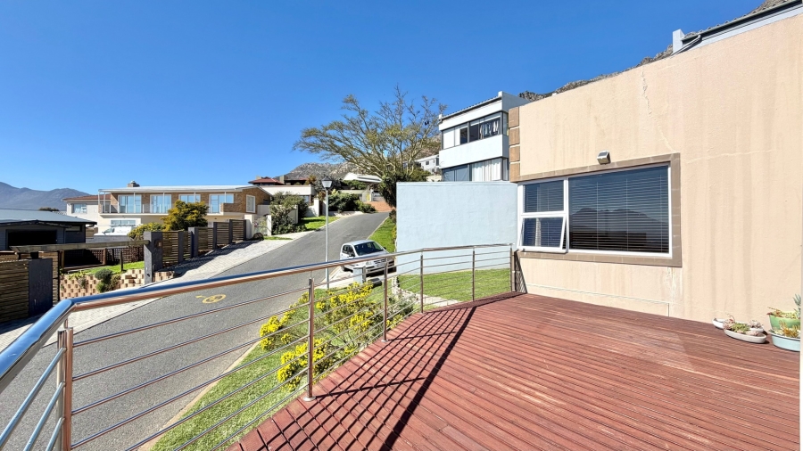 3 Bedroom Property for Sale in Mountainside Western Cape
